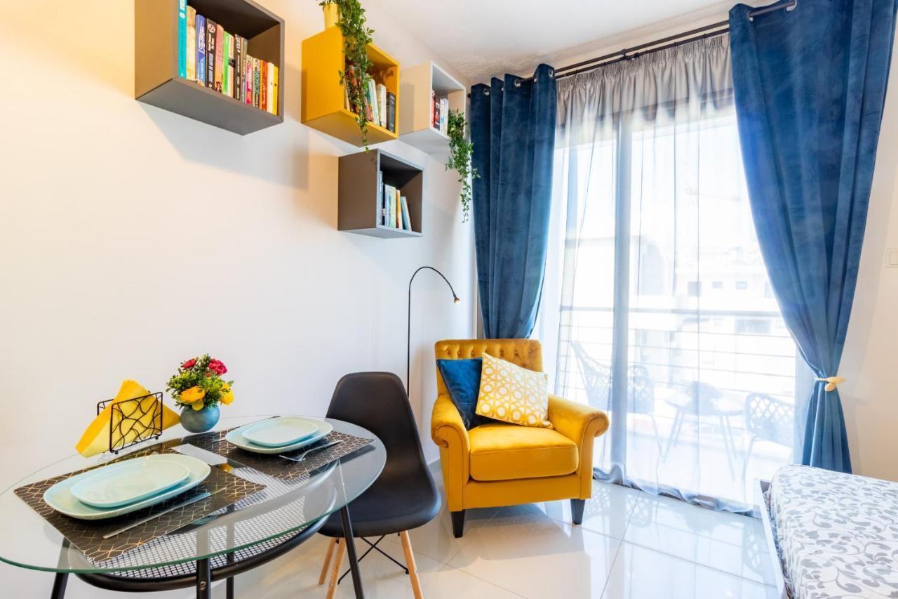 Light House - Seafront Cosy Studio With Library Paphos Extérieur photo