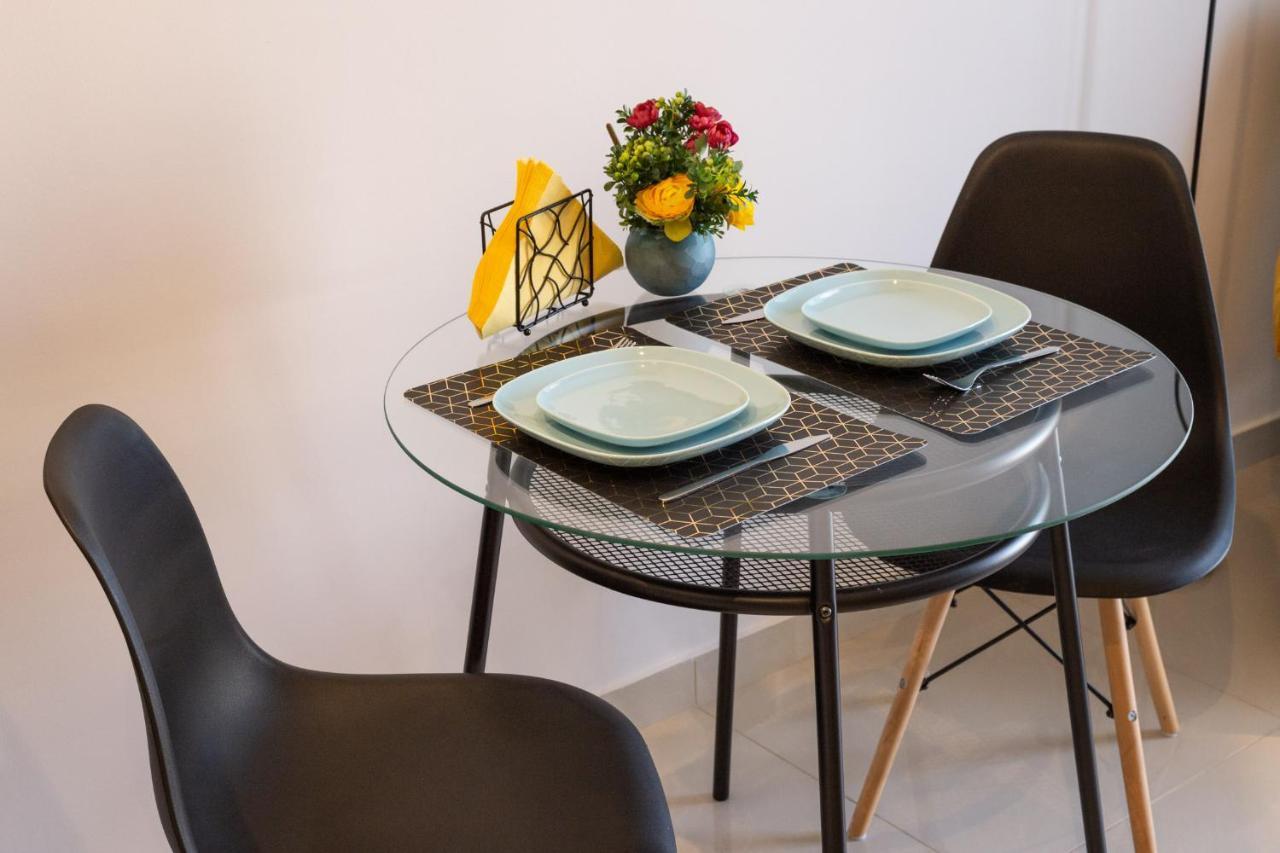 Light House - Seafront Cosy Studio With Library Paphos Extérieur photo