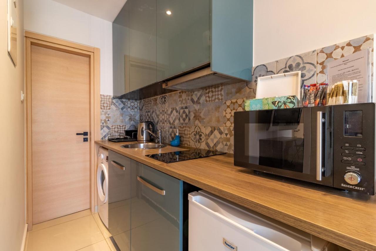 Light House - Seafront Cosy Studio With Library Paphos Extérieur photo